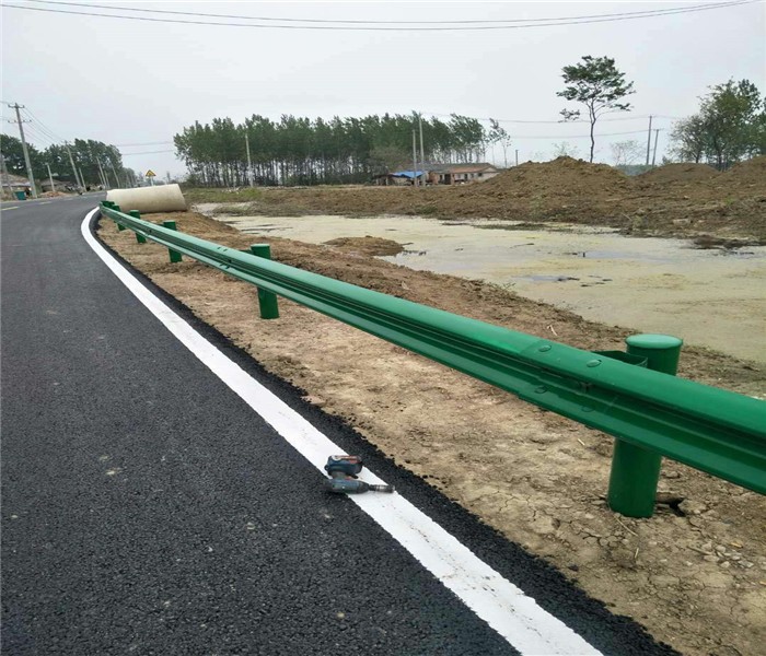 公路護(hù)欄的標(biāo)準(zhǔn)有哪些？